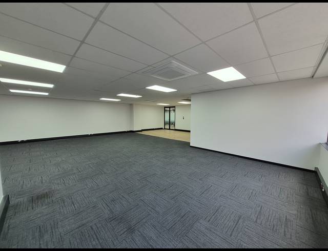 230M² OFFICE TO LET IN SANDOWN